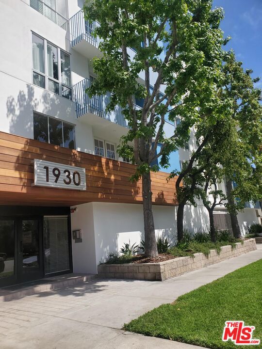 1930 S Beverly Glen Blvd #P3, Los Angeles, CA 90025