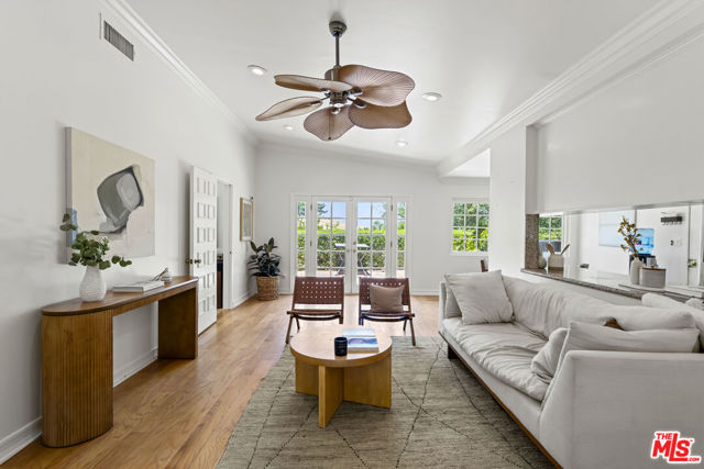 4701 Dunman Avenue, Woodland Hills CA: https://media.crmls.org/mediaz/f1eb7c5a-a901-4036-91ca-c259f735bcdd.jpg