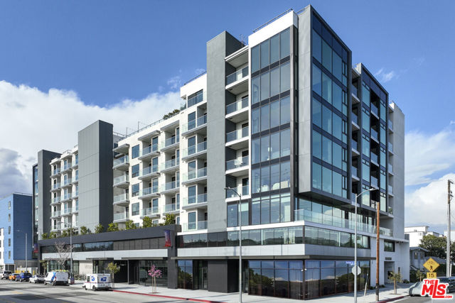 3688 Overland Avenue, Los Angeles CA: https://media.crmls.org/mediaz/f1eb940d-1fa3-4633-b4a0-a94676f40e72.jpg