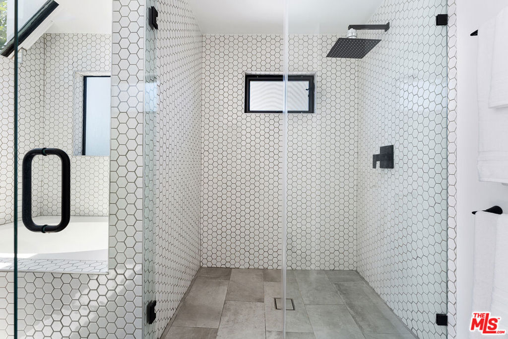 MLS #25519847 img 23