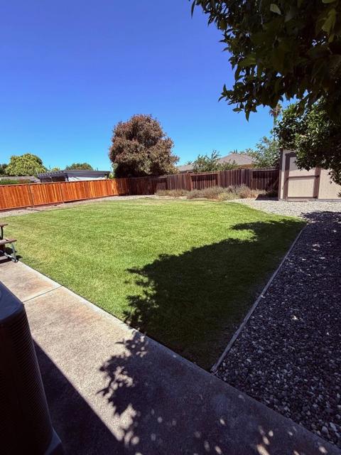 820 Neil Drive, Hollister CA: https://media.crmls.org/mediaz/f1ec1d2d-6bbb-45c8-8ddb-58dfbf7595b8.jpg