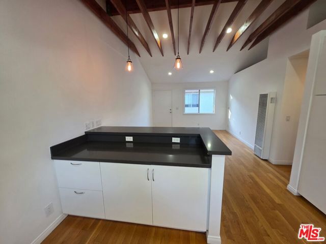 1029 Pleasantview Avenue, Venice CA: https://media.crmls.org/mediaz/f1ec1d4a-b5ce-4405-9bf6-1af59af98f3f.jpg