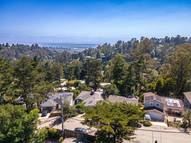 6827 Ridgewood Drive, Oakland CA: https://media.crmls.org/mediaz/f1ec42cd-d6d0-456e-ae07-26062c70d737.jpg