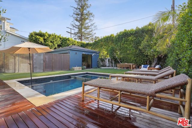 4539 Atoll Avenue, Sherman Oaks CA: https://media.crmls.org/mediaz/f1ed4d74-48b0-4b9f-9269-a78dcfc30d1b.jpg