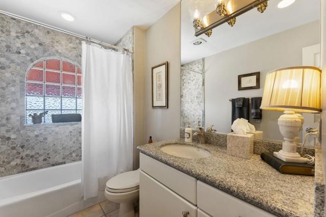 4331 Summit Drive, La Mesa CA: https://media.crmls.org/mediaz/f1ed514c-cd3a-48c9-9e09-a48b2c936d61.jpg