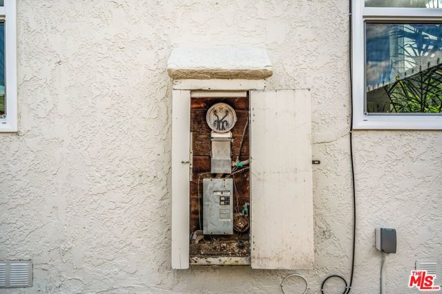 9611 S Vermont Avenue, Los Angeles CA: https://media.crmls.org/mediaz/f1ede55a-c346-4621-ae0f-88e1378b8f0b.jpg