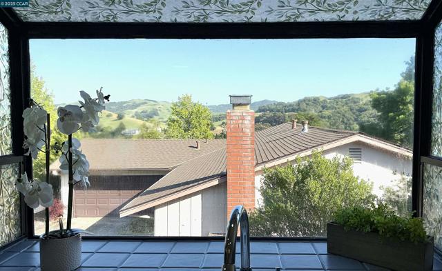 3608 VICTOR ST., Pinole CA: https://media.crmls.org/mediaz/f1ee0601-5c50-42fc-ada5-b216815a8c1a.jpg