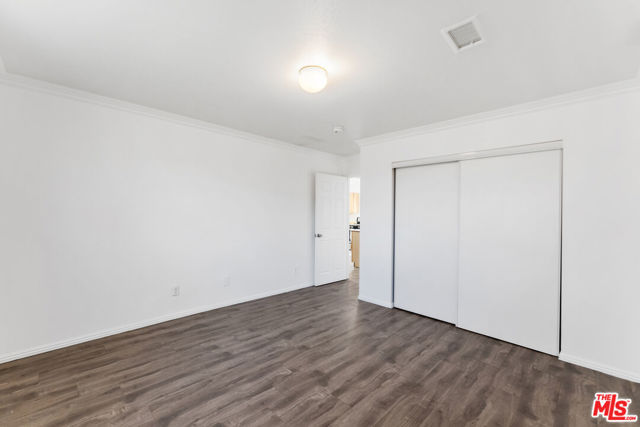9256 6th Avenue, Hesperia CA: https://media.crmls.org/mediaz/f1ee70b3-5912-429a-ad87-8c4c3715d4bc.jpg