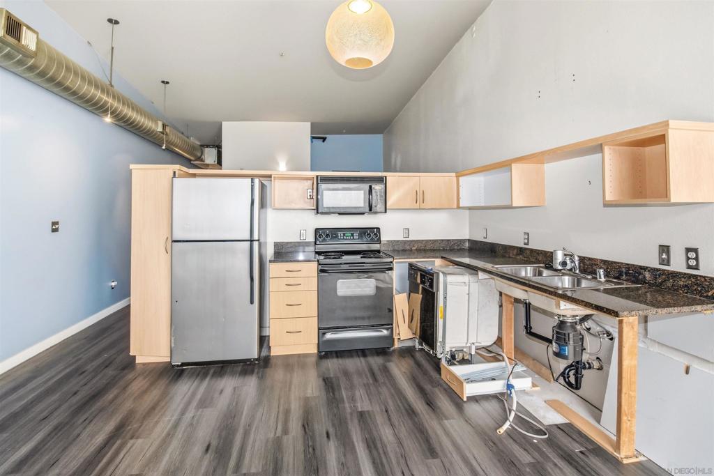 777 6th Avenue - photo 8