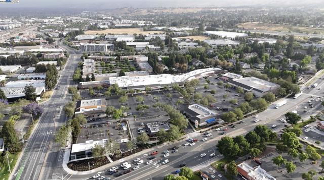 46762 Winema Cmn, Fremont CA: https://media.crmls.org/mediaz/f1ef09a2-6cb1-4a35-80f4-35df3252ac84.jpg