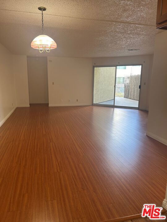 4142 Rosewood Ave #107, Los Angeles, CA 90004