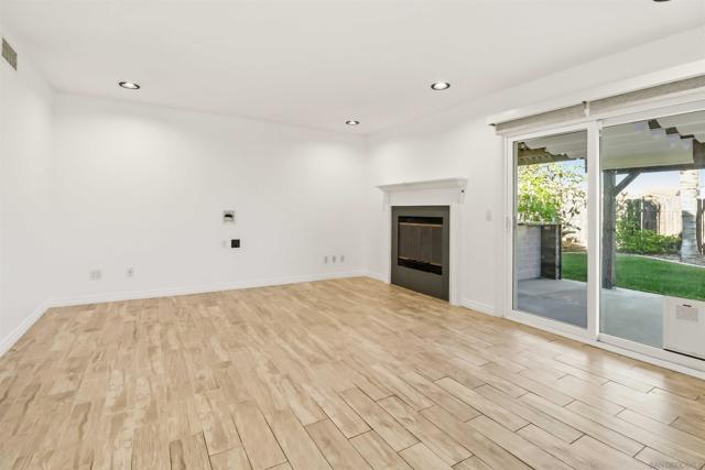 13170 Entreken Ave,  CA: https://media.crmls.org/mediaz/f1ef555b-98d4-4807-a129-da10e053a775.jpg