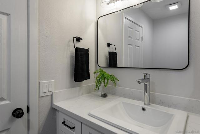 9832 Caminito Cuadro, San Diego CA: https://media.crmls.org/mediaz/f1efe048-ff8a-484b-a0d7-57998aae5e52.jpg