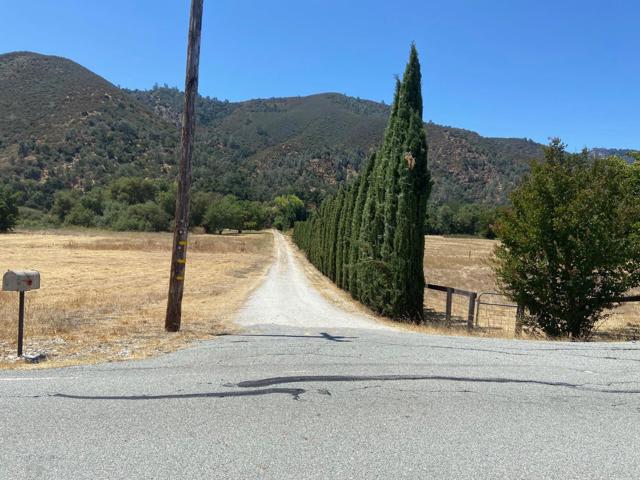 13160 Cienega Road, Hollister CA: https://media.crmls.org/mediaz/f1f07fb9-da2f-4cc2-973c-069808060933.jpg