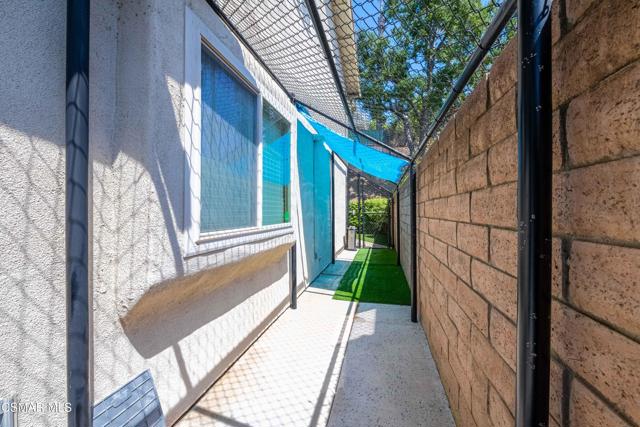 5426 Cedarhaven Drive, Agoura Hills CA: https://media.crmls.org/mediaz/f1f085f0-d099-43ed-ac3c-1eead0623c8b.jpg