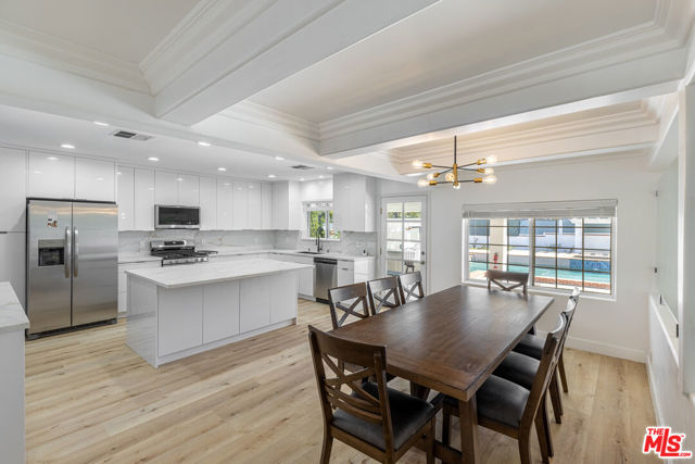 5510 Wilbur Avenue, Los Angeles CA: https://media.crmls.org/mediaz/f1f1493a-d338-4b3c-96c1-903b808cf733.jpg