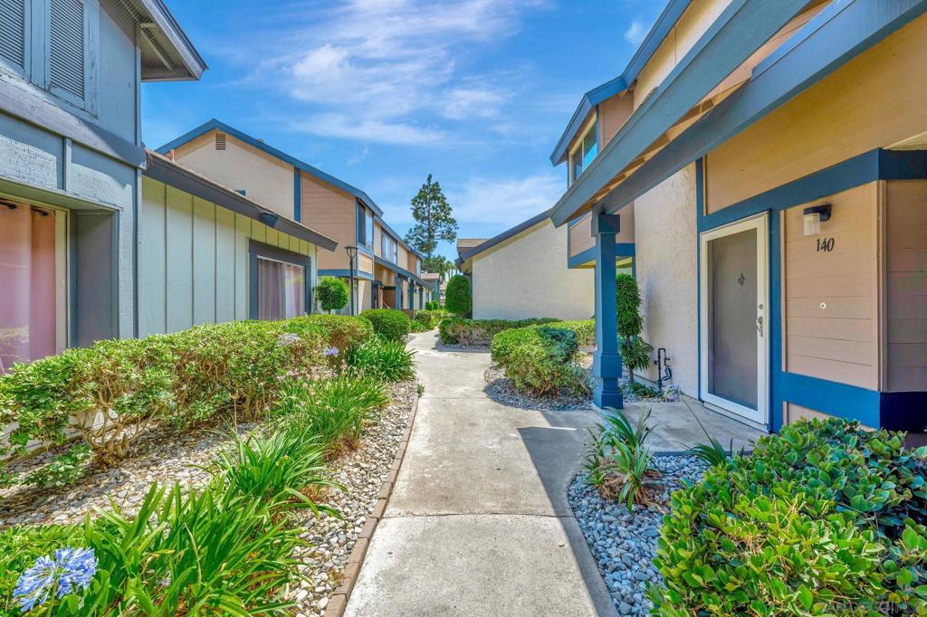 MLS #250034527SD img 1