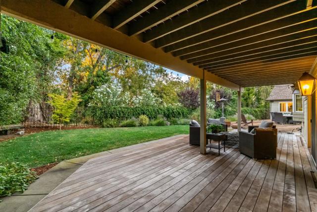 136 Finger Avenue, Redwood City CA: https://media.crmls.org/mediaz/f1f21b2c-e840-45df-9660-b5f211a0deb3.jpg