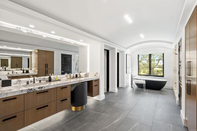 7795 Sendero Angelica, San Diego CA: https://media.crmls.org/mediaz/f1f25c75-6586-4545-98b6-a56ad90e9d1b.jpg