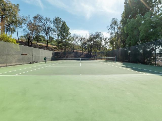 2289 Bryant Drive, Carlsbad CA: https://media.crmls.org/mediaz/f1f329a0-5a97-423d-8a85-ef02270a844d.jpg