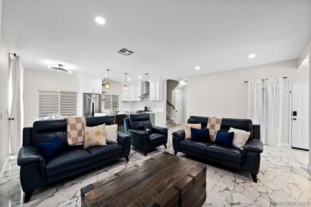 3585 Acacia St, San Diego CA: https://media.crmls.org/mediaz/f1f396f8-8e8d-4445-8666-6dabd0cd2467.jpg