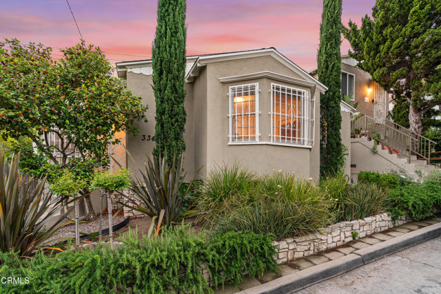 Detail Gallery Image 1 of 12 For 3349 Wood Ter, Los Angeles,  CA 90027 - 3 Beds | 2 Baths