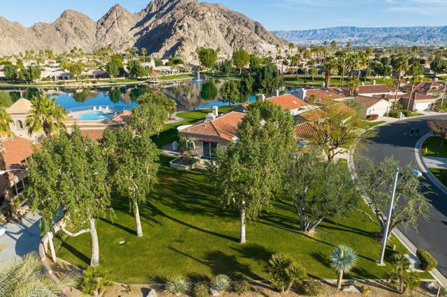 48205 Vista De Nopal, La Quinta CA: https://media.crmls.org/mediaz/f1f53402-b8d6-4f65-9ee8-16b32c8fb8f0.jpg