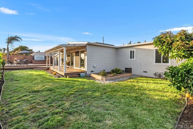 4704 Jumano Avenue, San Diego CA: https://media.crmls.org/mediaz/f1f5fbd0-c53d-4862-9a88-92390598c29d.jpg