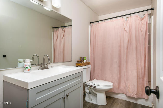 43063 Lemonwood Dr Drive, Lancaster CA: https://media.crmls.org/mediaz/f1f63501-aa9a-420f-a908-0bc935b719c3.jpg