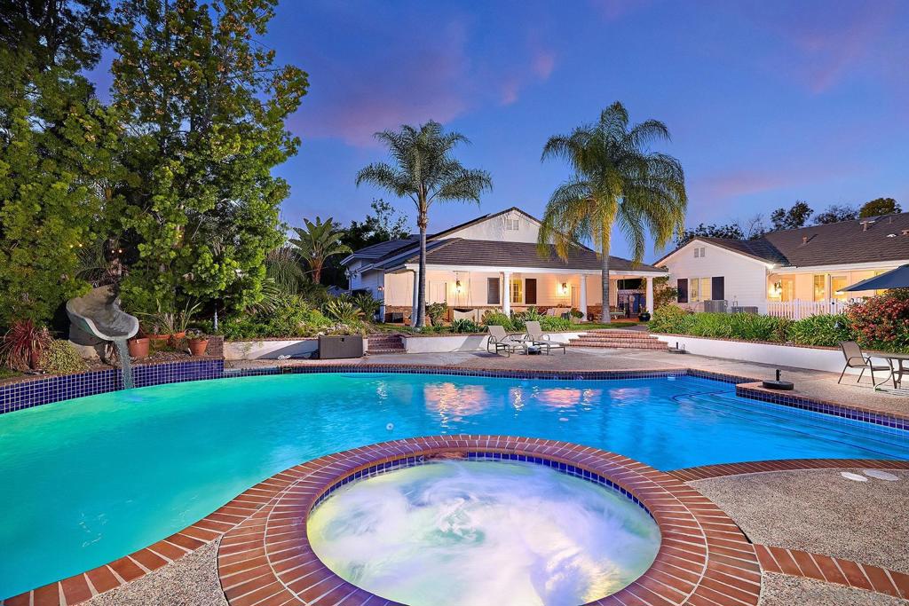 MLS #250032591SD image #33