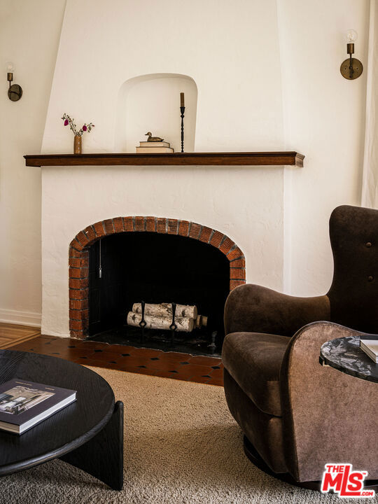 1612 S Ogden Drive, Los Angeles CA: https://media.crmls.org/mediaz/f1f69e18-0955-457e-adc2-3a7422760120.jpg