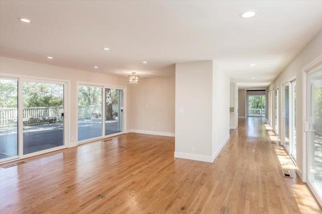 13434 Old Oak Way, Saratoga CA: https://media.crmls.org/mediaz/f1f738f4-7daf-493c-aeab-64e40d618aa7.jpg