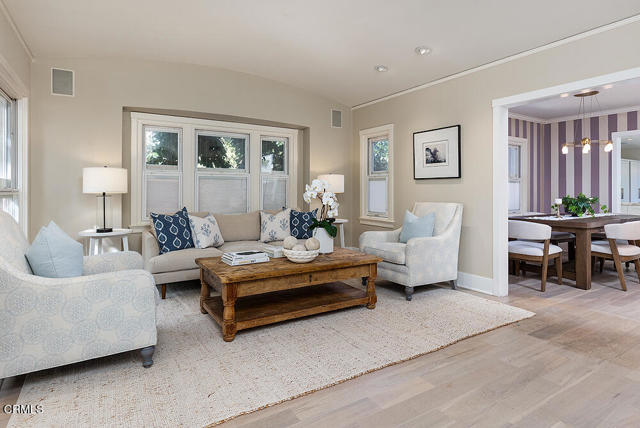 782 S Arroyo Boulevard, Pasadena CA: https://media.crmls.org/mediaz/f1f75837-d84f-4a26-8e61-f342352c6178.jpg