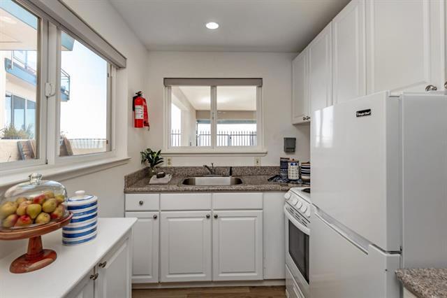 317 Beach Drive, Aptos CA: https://media.crmls.org/mediaz/f1f7846c-fadd-4411-ab45-55ed467ea21d.jpg