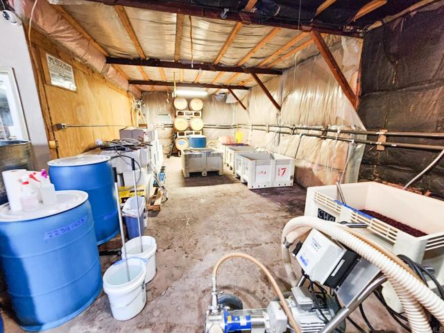 25260 E Old Julian Hwy, Ramona CA: https://media.crmls.org/mediaz/f1f7b4c8-040f-4034-8036-b04f82c10e4b.jpg