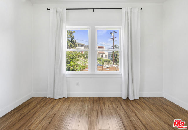 1404 Maltman Avenue, Los Angeles CA: https://media.crmls.org/mediaz/f1f7b7d6-65f2-4631-9301-bedc7c8c5592.jpg