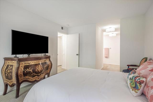 3334 Brittan Avenue, San Carlos CA: https://media.crmls.org/mediaz/f1f7d644-09b3-477b-a8f8-3339562cd3a7.jpg
