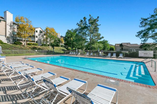 2914 Elm Tree Ct, Spring Valley CA: https://media.crmls.org/mediaz/f1f877a7-e361-4f20-a9a0-6f4c69362c9b.jpg