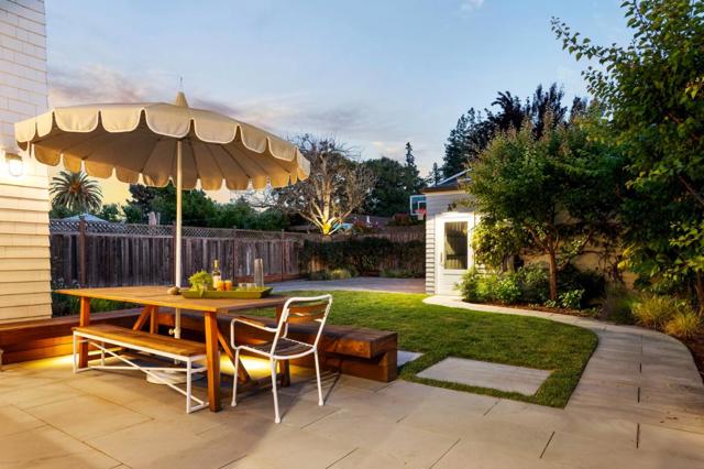 827 Walnut Avenue, Burlingame CA: https://media.crmls.org/mediaz/f1f8c179-2f2a-45d4-b583-b2b22937b4b4.jpg