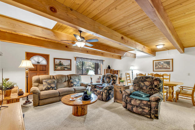 52402 Pine Ridge Road, Idyllwild CA: https://media.crmls.org/mediaz/f1f96b3f-a679-4342-8fa1-0b13ccf67bfd.jpg