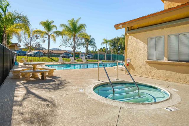 Detail Gallery Image 15 of 23 For 211 Woodland Pkwy, San Marcos,  CA 92069 - 2 Beds | 2 Baths