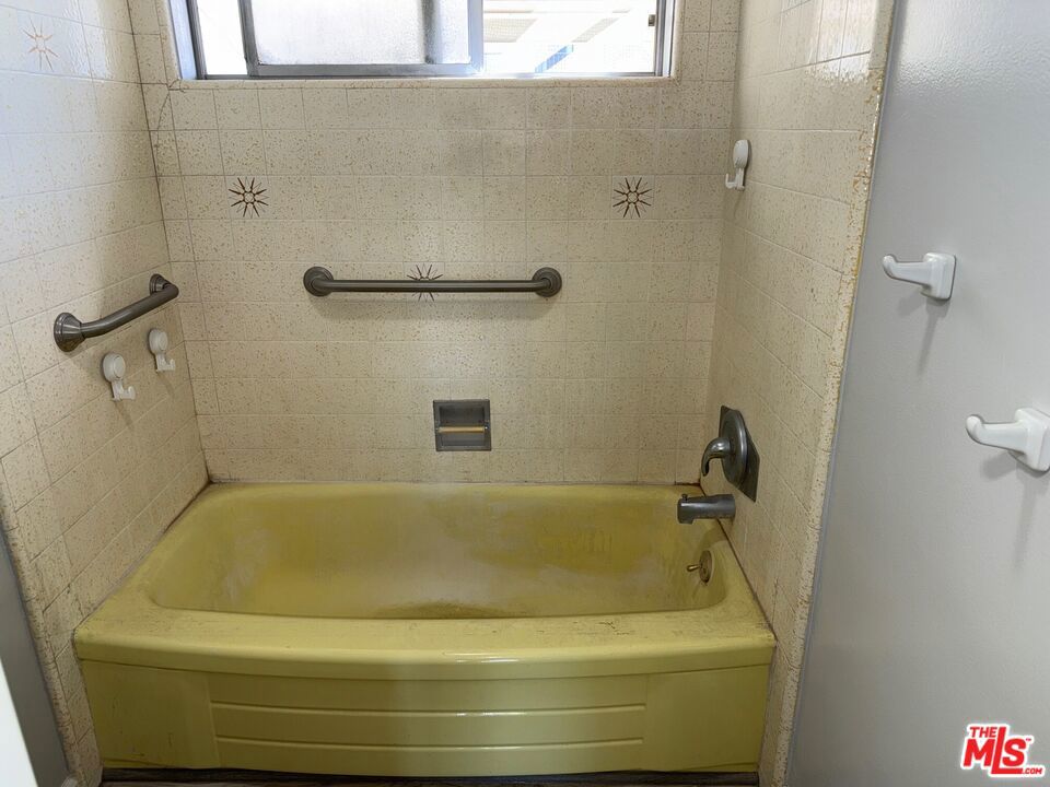 1901 Peyton Avenue RBurbank img 2