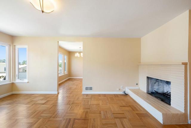 139 Santa Paula Drive, Daly City CA: https://media.crmls.org/mediaz/f1fa195b-ce1b-4305-862a-8f53b91e762f.jpg
