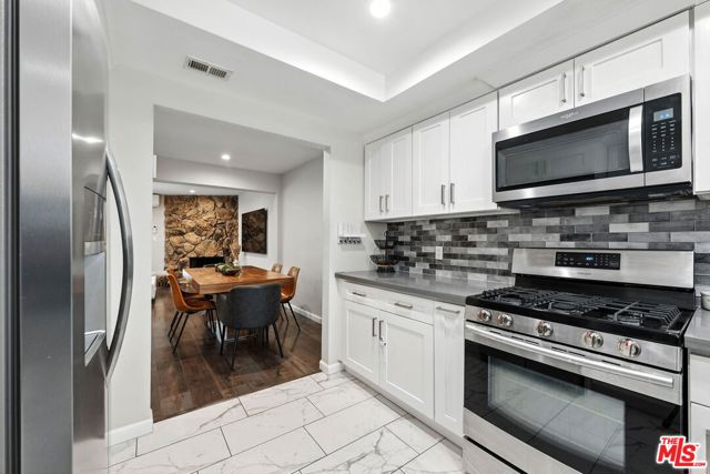 13412 Burbank Boulevard, Sherman Oaks CA: https://media.crmls.org/mediaz/f1fa3a80-af18-4ac4-829e-946e5d1161e7.jpg