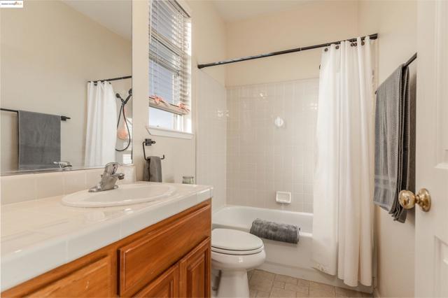 3438 Keystone Loop, Discovery Bay CA: https://media.crmls.org/mediaz/f1fa404b-26e3-4d7c-8d69-aab00eaad8d4.jpg