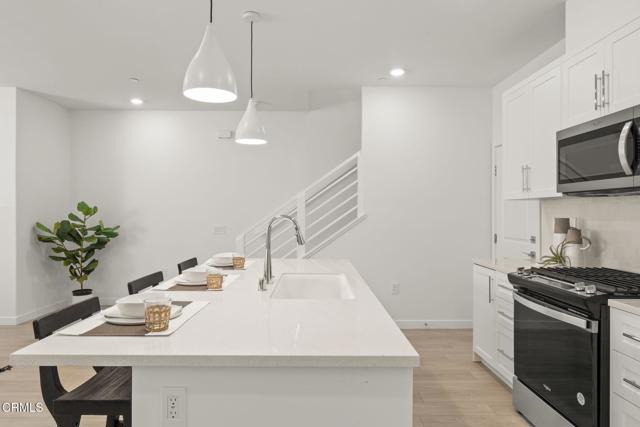 2402 Channel Drive, Ventura CA: https://media.crmls.org/mediaz/f1fa6d63-25ad-4e7e-b98b-1d1228ddef64.jpg