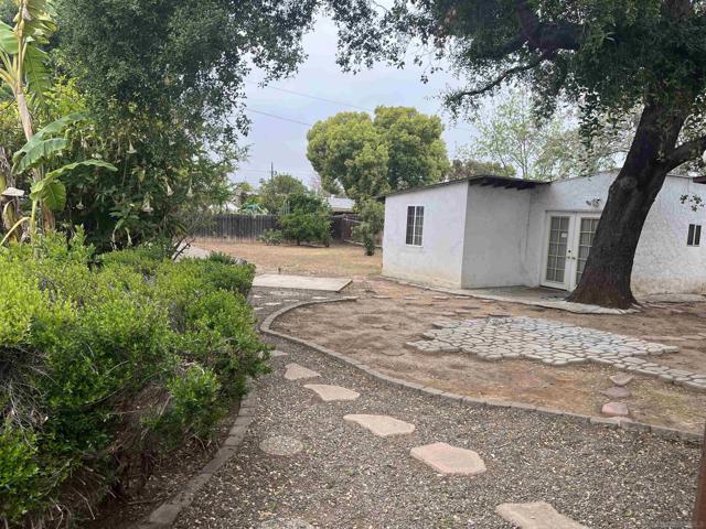 228 E 15th, Escondido CA: https://media.crmls.org/mediaz/f1faa1a5-522f-44c8-8067-3fded06e0fa4.jpg