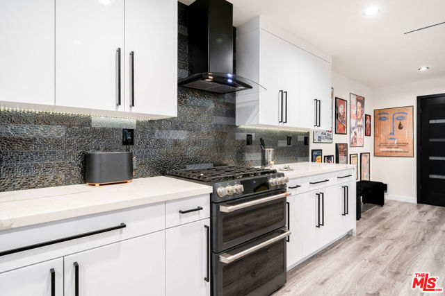 4392 Park Paloma, Calabasas CA: https://media.crmls.org/mediaz/f1fac898-c8fe-448e-93b9-2045b401eb52.jpg