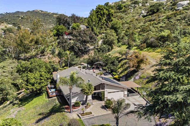 1929 Forester Creek rd, El Cajon CA: https://media.crmls.org/mediaz/f1fb2cee-3c4b-4d3d-98fa-22b84be9af76.jpg