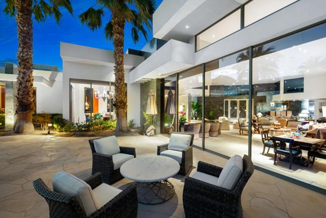 79235 Tom Fazio N Lane, La Quinta CA: https://media.crmls.org/mediaz/f1fb959d-fd2d-48a8-93eb-db2bd1f9ed94.jpg
